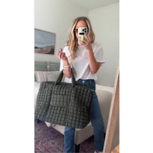 Neoprene Quilted Weekender Bag - Picture 1 of 9